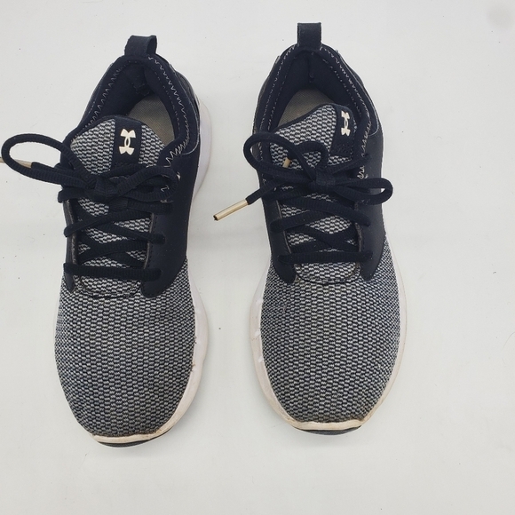 Under Armour Flow RN Grid Women Shoes Size 7 Black Gray 1276683-052 - Picture 9 of 12